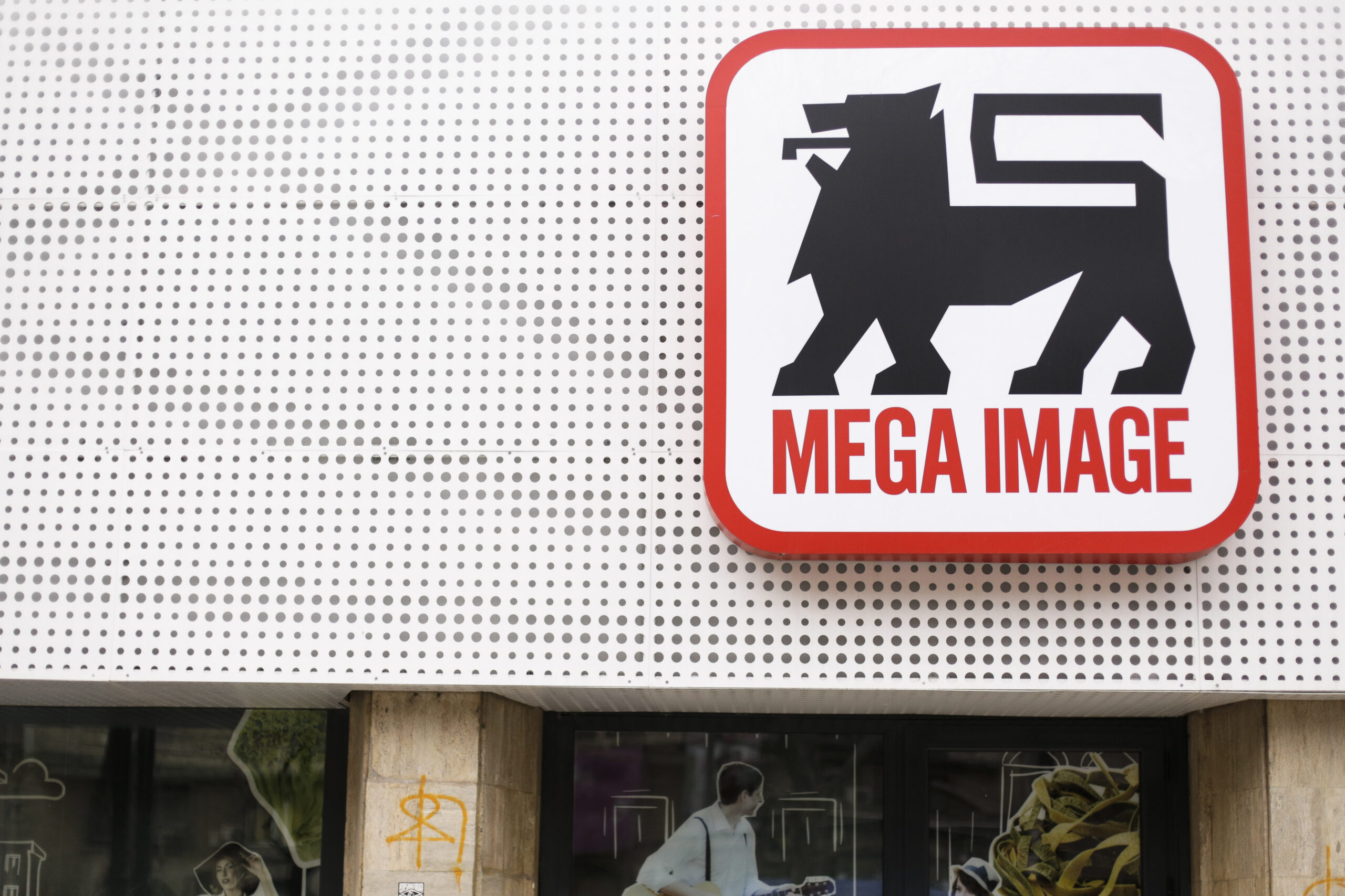  Mega Image cumpără rețeaua Profi în România